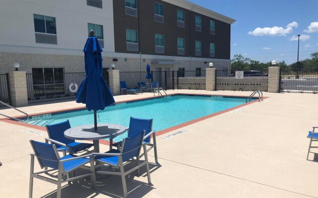 Holiday Inn Express And Suites Junction by IHG