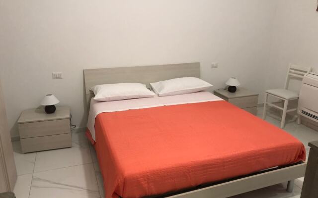 Room In Apartment Two Flowers Guest House