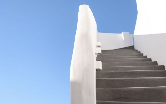 Solstice Luxury Suites