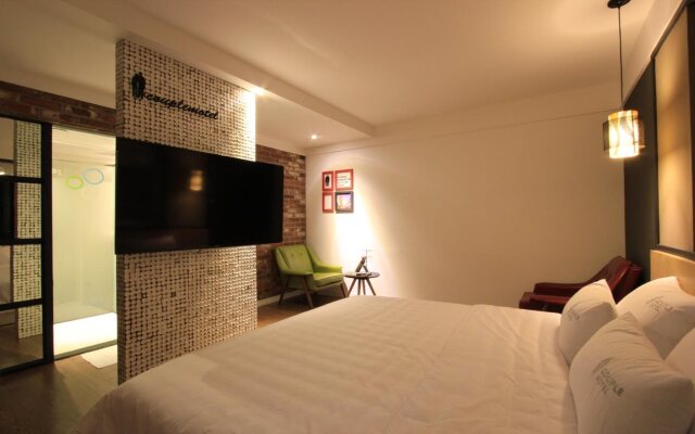Couple Hotel