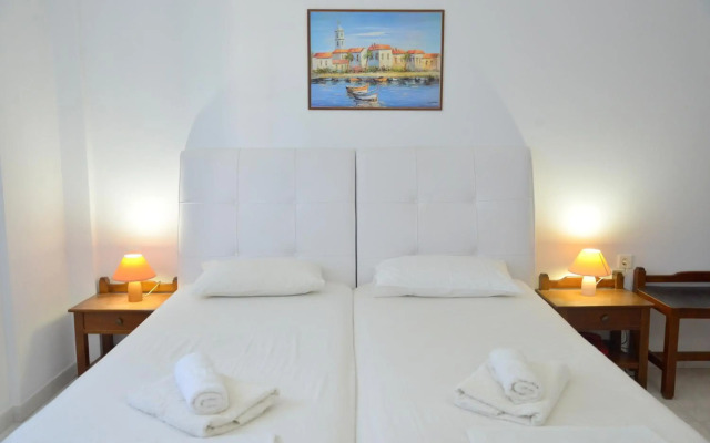 Giannis Hotel Apartments