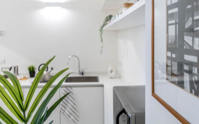 JOIVY Superb Studio For 2, 10Mins From Duomo