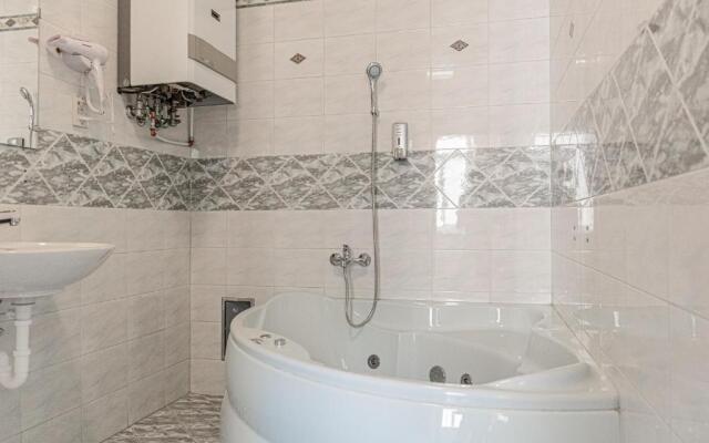 Brilliant 2BR Apt. near AKH-Hospital