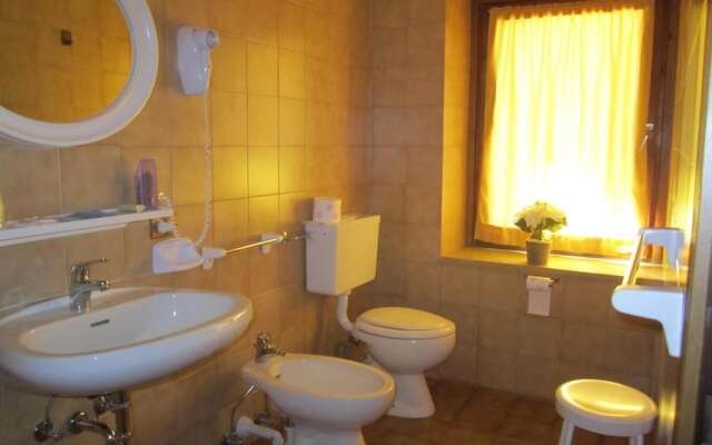 Hotel Bucaneve