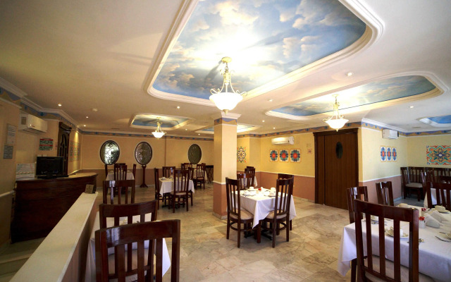 Отель Francis Drake by DOT Tradition