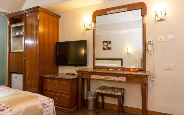 Spring Art Hotel