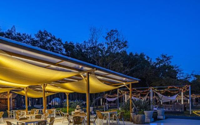 glampark FREE AND EASY CAMP RESORT