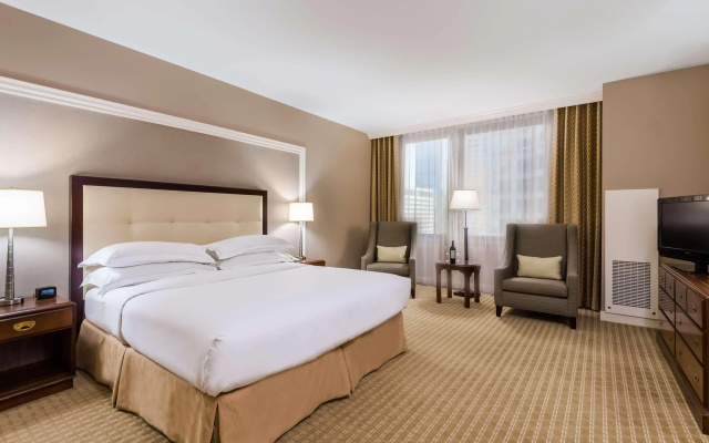 Hilton Indianapolis Hotel & Suites