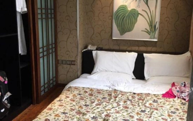 Mandan Hotel (Kunming Dongfeng Square Subway Station)