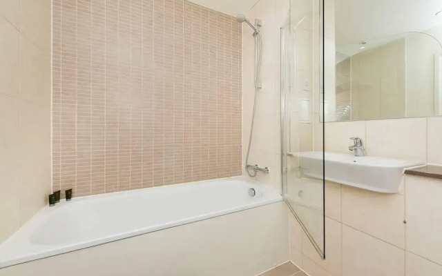 Stylish And Bright 3Br Apartment With Terrace