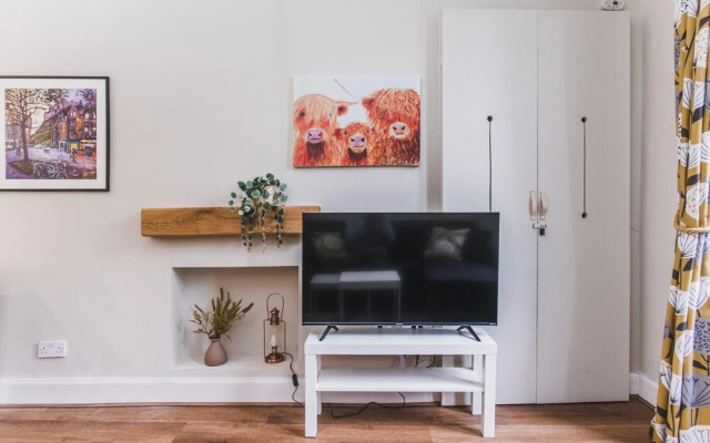 NEW Sleek 1BD Edinburgh City Centre Stay