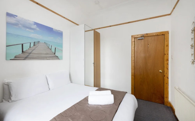 JOIVY Spacious 3 Bed Apartment In The Old Town