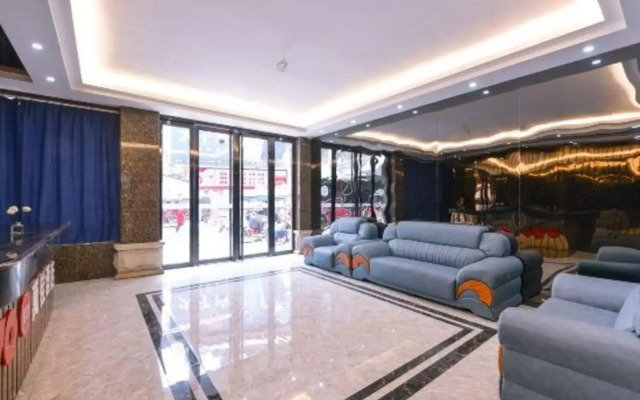 Yangshuo Wanjia Hotel (Yangshuo Qiangu Scenery Area)