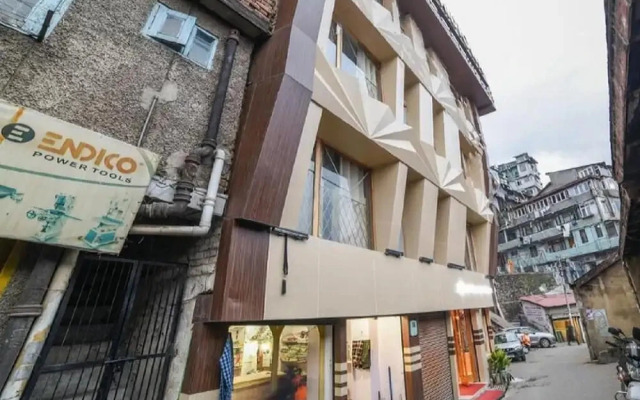 OYO Flagship 40500 Hotel Mid Town