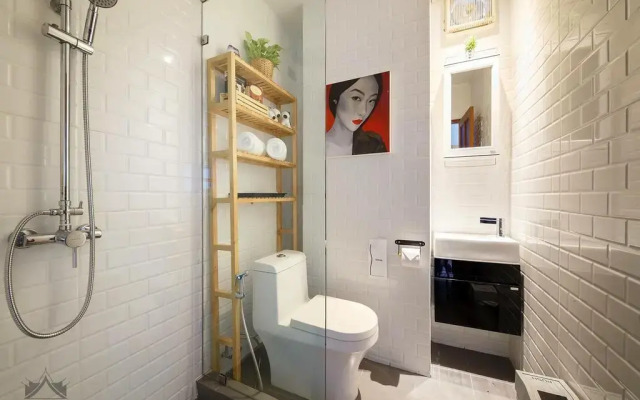 Chala Number 2 Art and Gallery House