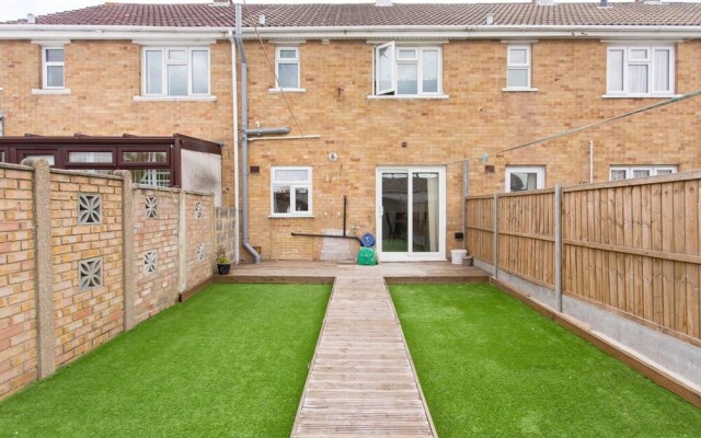 Immaculate 2-bed House in Dartford