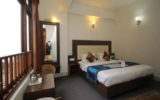 OYO 7620 Hotel Yukim Residency