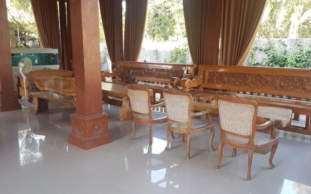 Collection O 93028 Homestay Joglo Ibu
