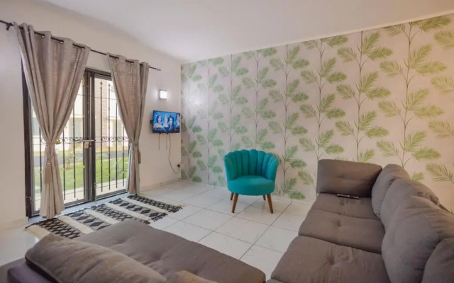 Lovely 2-bedroom duplex with pool