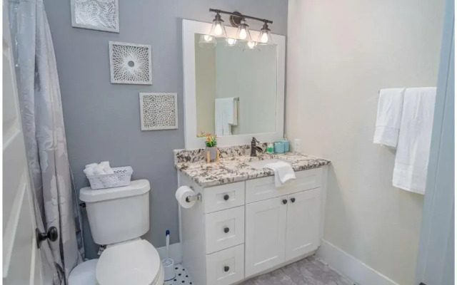 Incredible New 3BR2BA Near Downtown