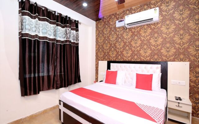 OYO 14529 The Sitara Hotel