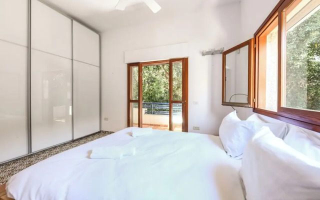Spacious 3BR Penthouse w Rooftop