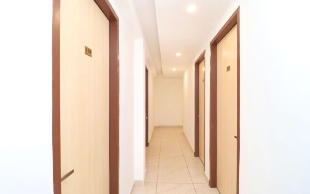Oyo 26606 Hotel R K Grand