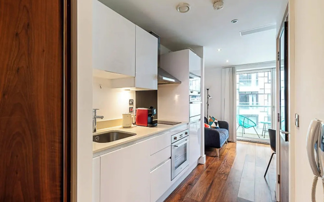 Chic Studio With Skyline Views