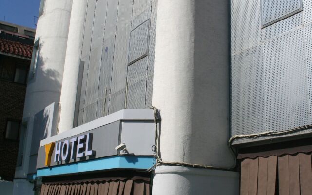 Y Hotel