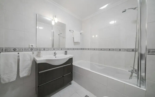 Duplex With sea View, Reis Magos V
