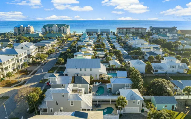 Destin Beach House - Gulf Moon by PHG