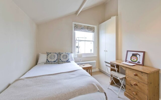 Bright And Spacious 2 Bed Apt 5 Mins From Tube