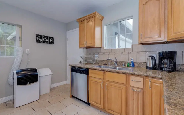 Cozy 2bd House, Minutes From Fb And Stanford Univ! 2 Bedroom Home by RedAwning