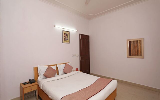 Mascot Residency by OYO Rooms