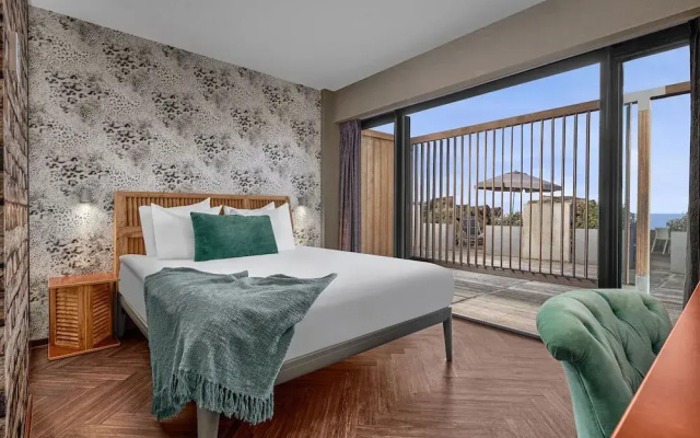 Beachhouse Hotel