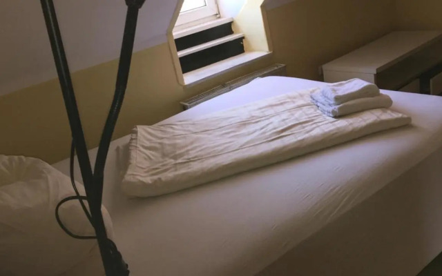 Doppelbettzimmer mit Bad