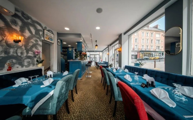 Brit Hotel Privilege Lisieux – La Villa Des Arts