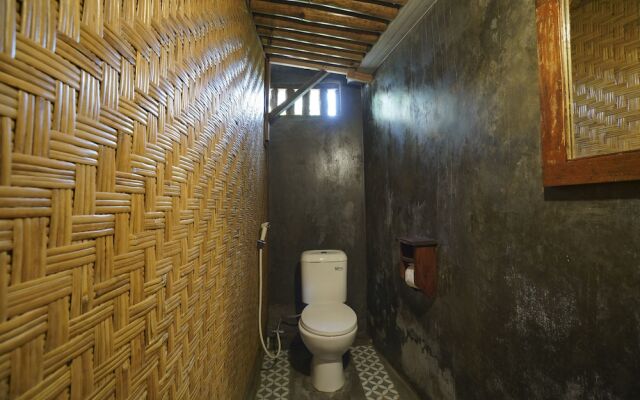 Kayu Beach Villa by OYO Rooms