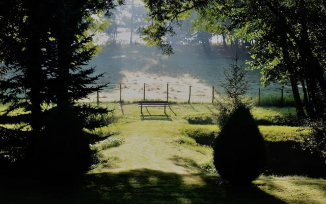 Château De Vault De Lugny
