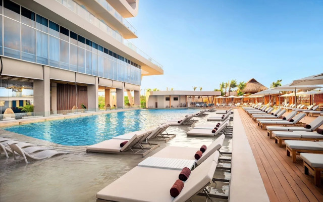 Hyatt Vivid Grand Island Cancun Adults Only All-Inclusive