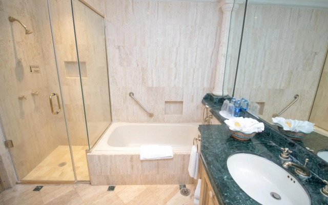Grand Isla Navidad Golf & Spa Resort with Marina