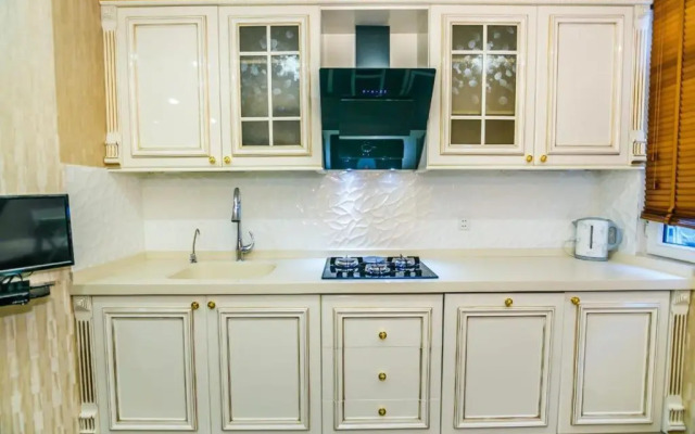 Bakı şəhəri Neftciler prospekti 12/11