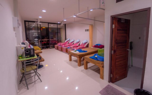 Enrico Hostel Patong