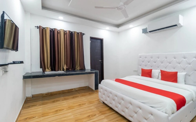 Paradise Studio by OYO Rooms