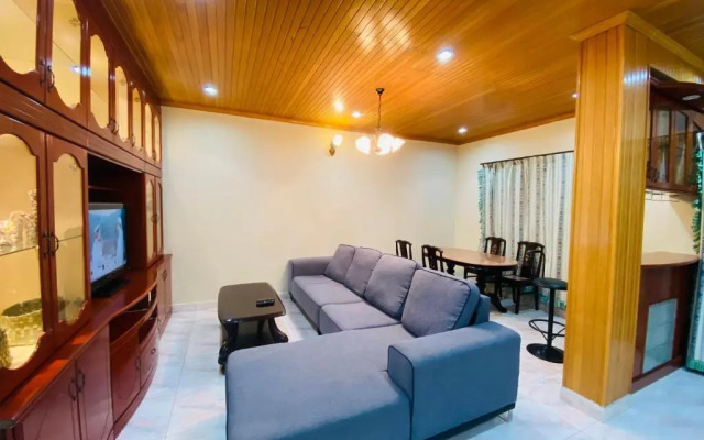 100 Backpackers Hostel