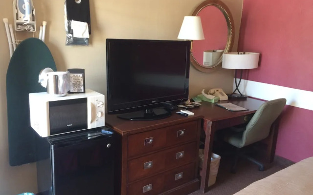 East Hills INN and SUITES