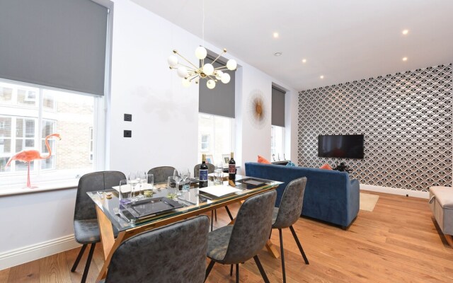 Stylish & Spacious Deluxe Apartments near Victoria Station