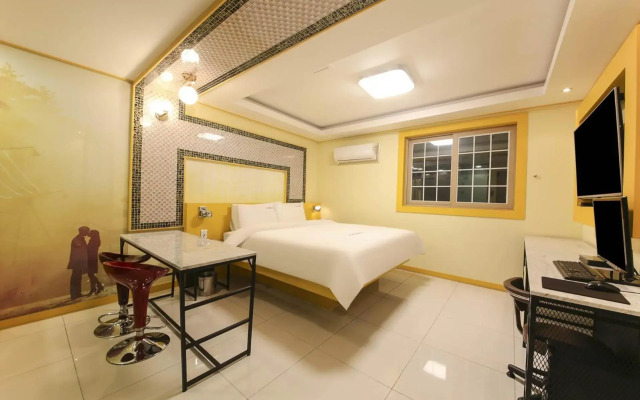 Sugar Hotel