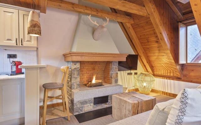 Luderna - Casa Eth Farrow I