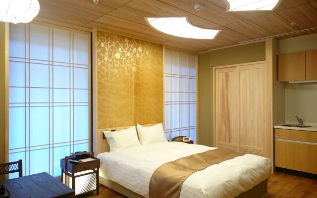 Sunrise Suites